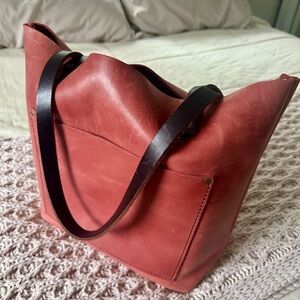 Peony 🩷 Portland Leather Medium Classic Tote -